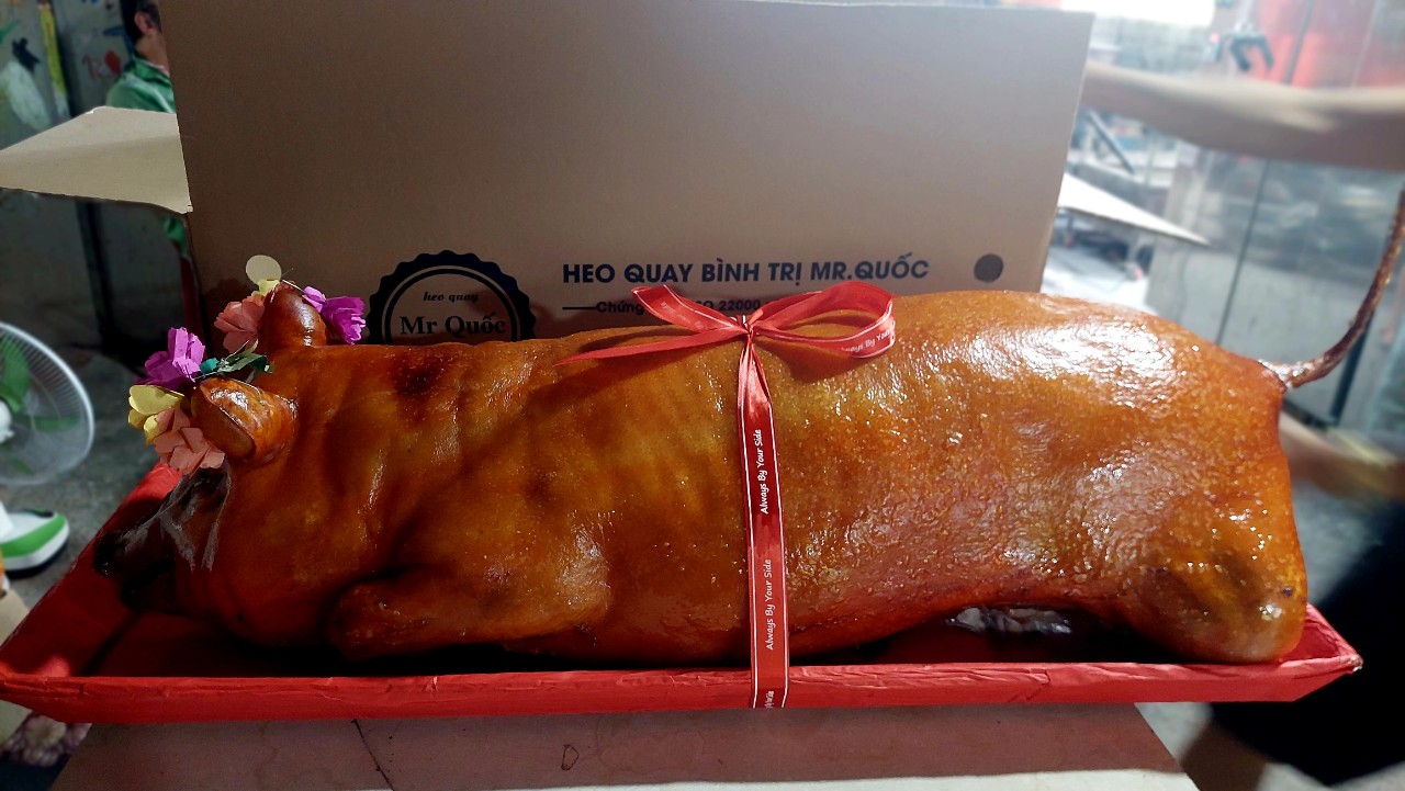 Đặt heo quay nguyên con đãi đám cưới ở Quy Nhơn